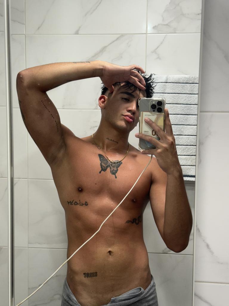 Chico busca chica en Sevilla: 