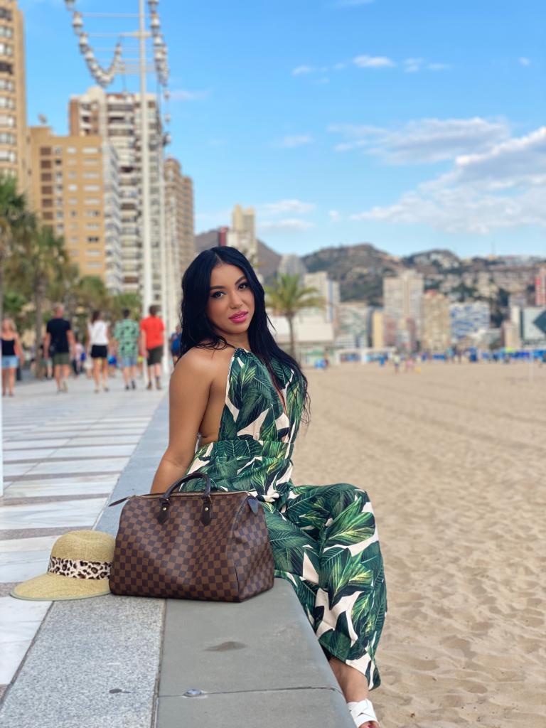 687278234: Transexual en Cantabria