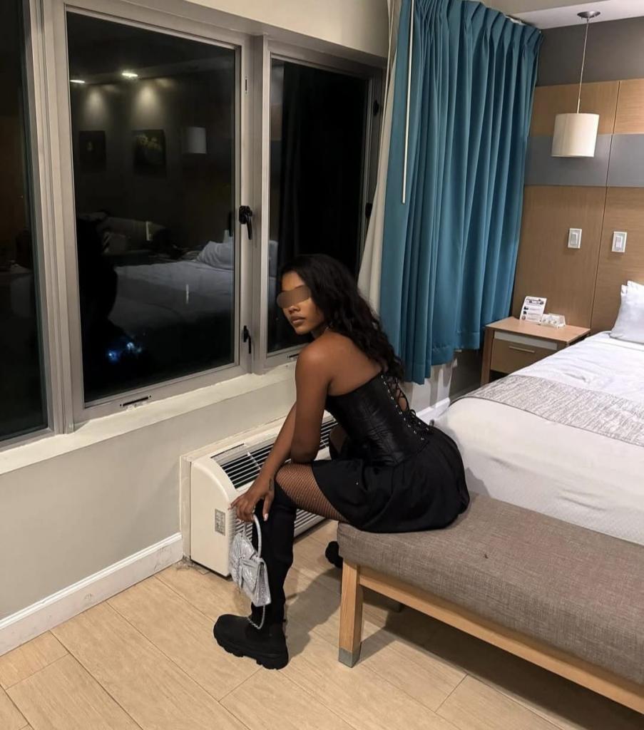 613732715: Chica busca chico en Tenerife