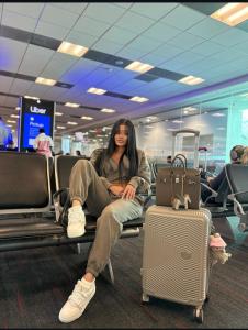 631332490: Chica busca chico en Almería