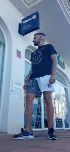 Chico busca chica en Sevilla: 