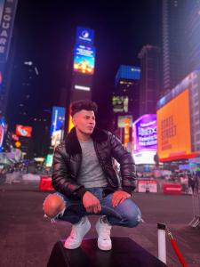 698461472: Chico busca chica en Barcelona