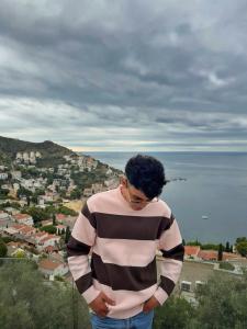 698461472: Chico busca chica en Barcelona