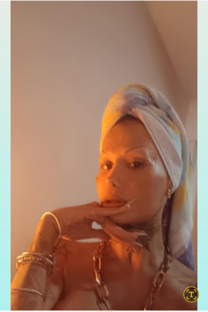 Chica busca chico en Almería: 