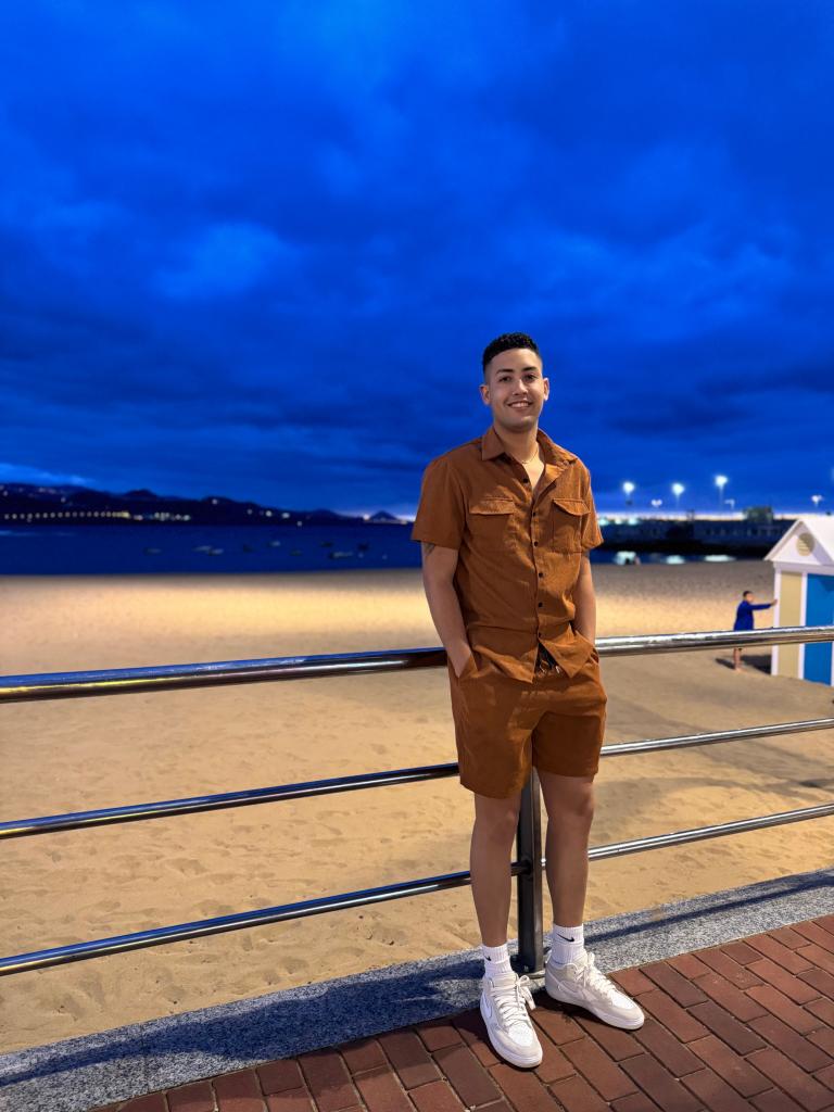 Chico busca chica en Málaga: 