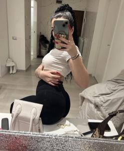 614746848: Chica busca chico en Sevilla