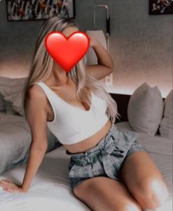 613587842: Chica busca chico en Sevilla