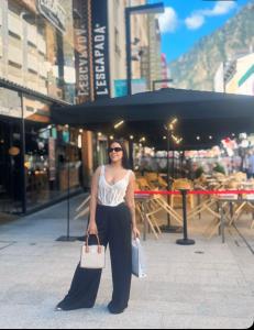 Chica busca chico en Ibiza: 