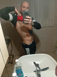 697716864: Chico busca chica en Madrid