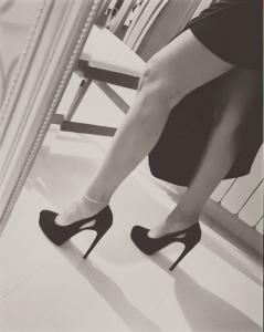 697910702: Chica busca chico en Gerona