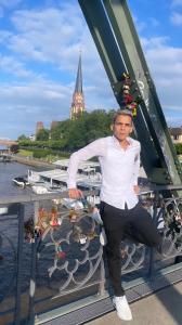 Chico busca chica en Barcelona: 