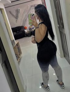 663124314: Chica busca chico en Sevilla