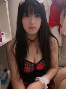 695118431: Chica busca chico en Barcelona