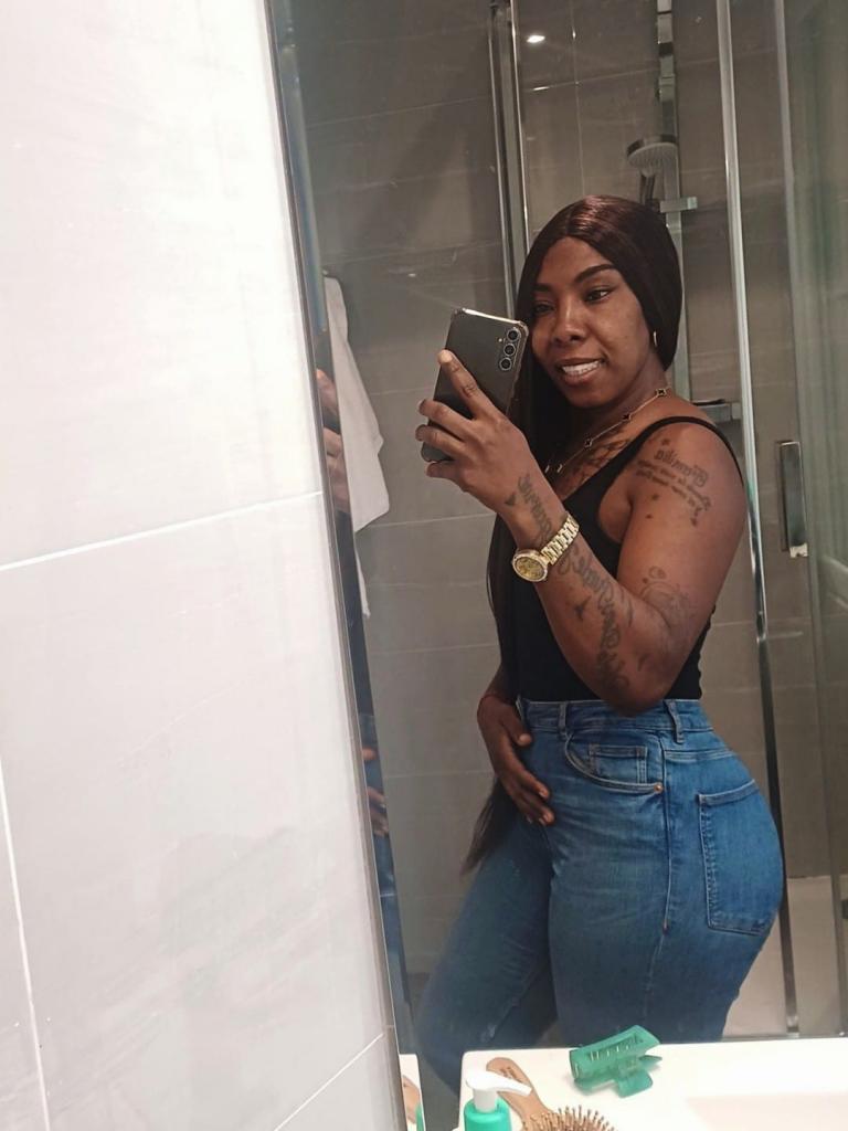 614873379: Chica busca chico en Tarragona