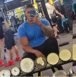 658285591: Chico busca chica en Valencia