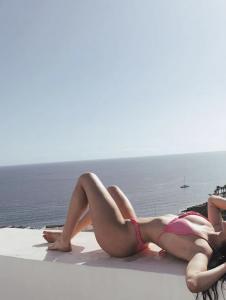 643740384: Chica busca chico en Granada