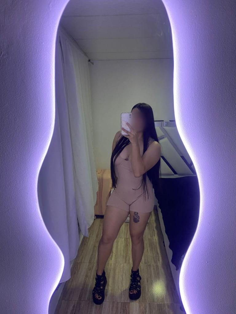 676606353: Chica busca chico en Valencia