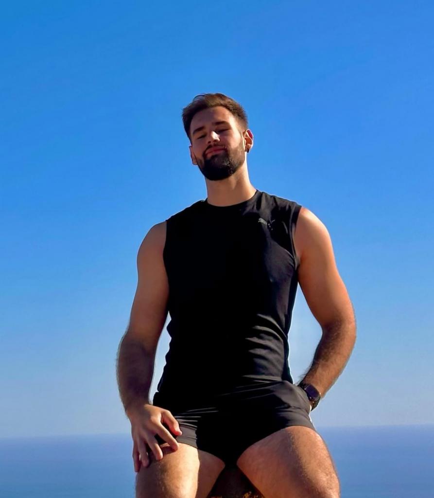 687349232: Chico busca chica en Valencia