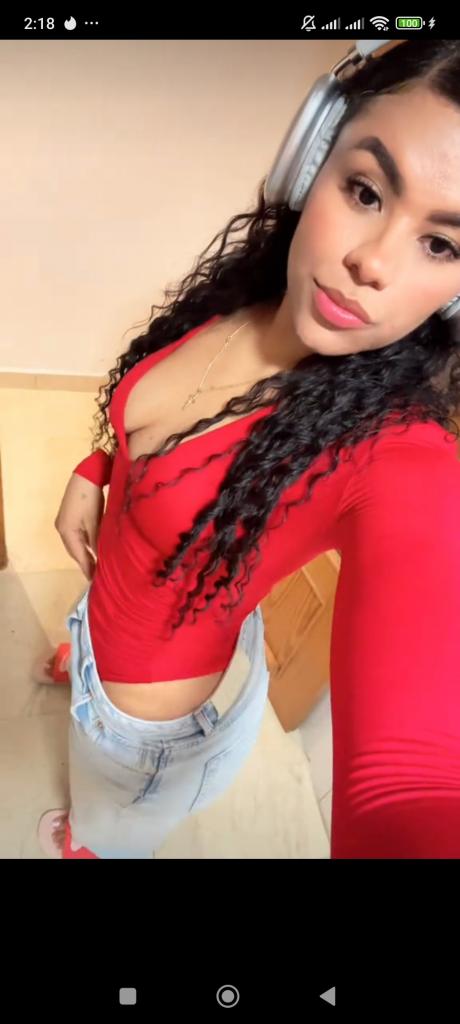 677096395: Chica busca chico en Valencia