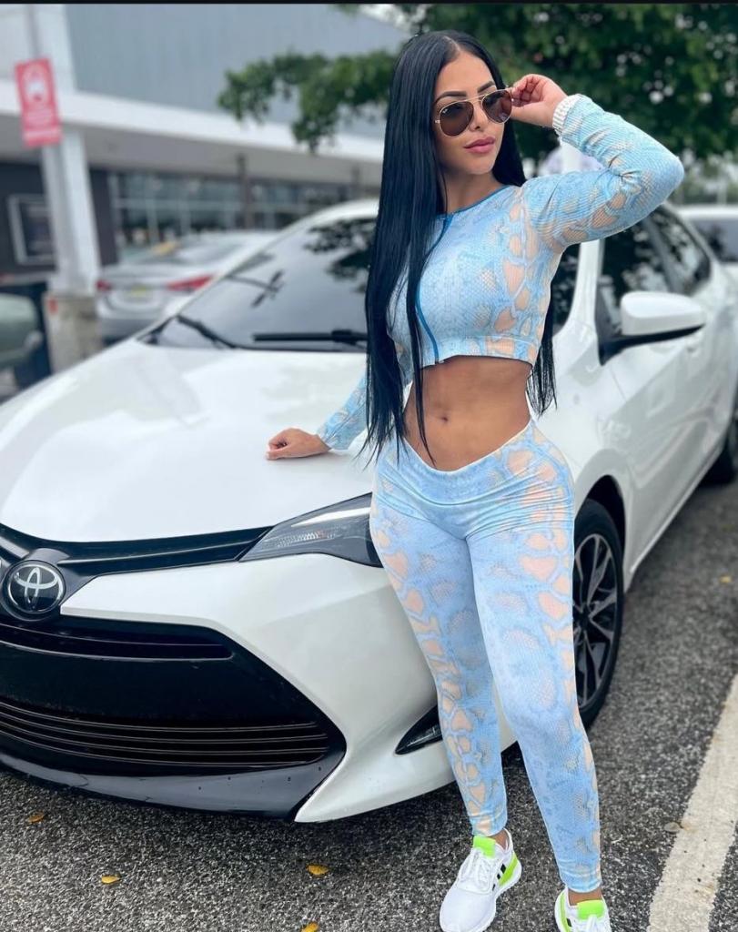 695778395: Chica busca chico en Barcelona