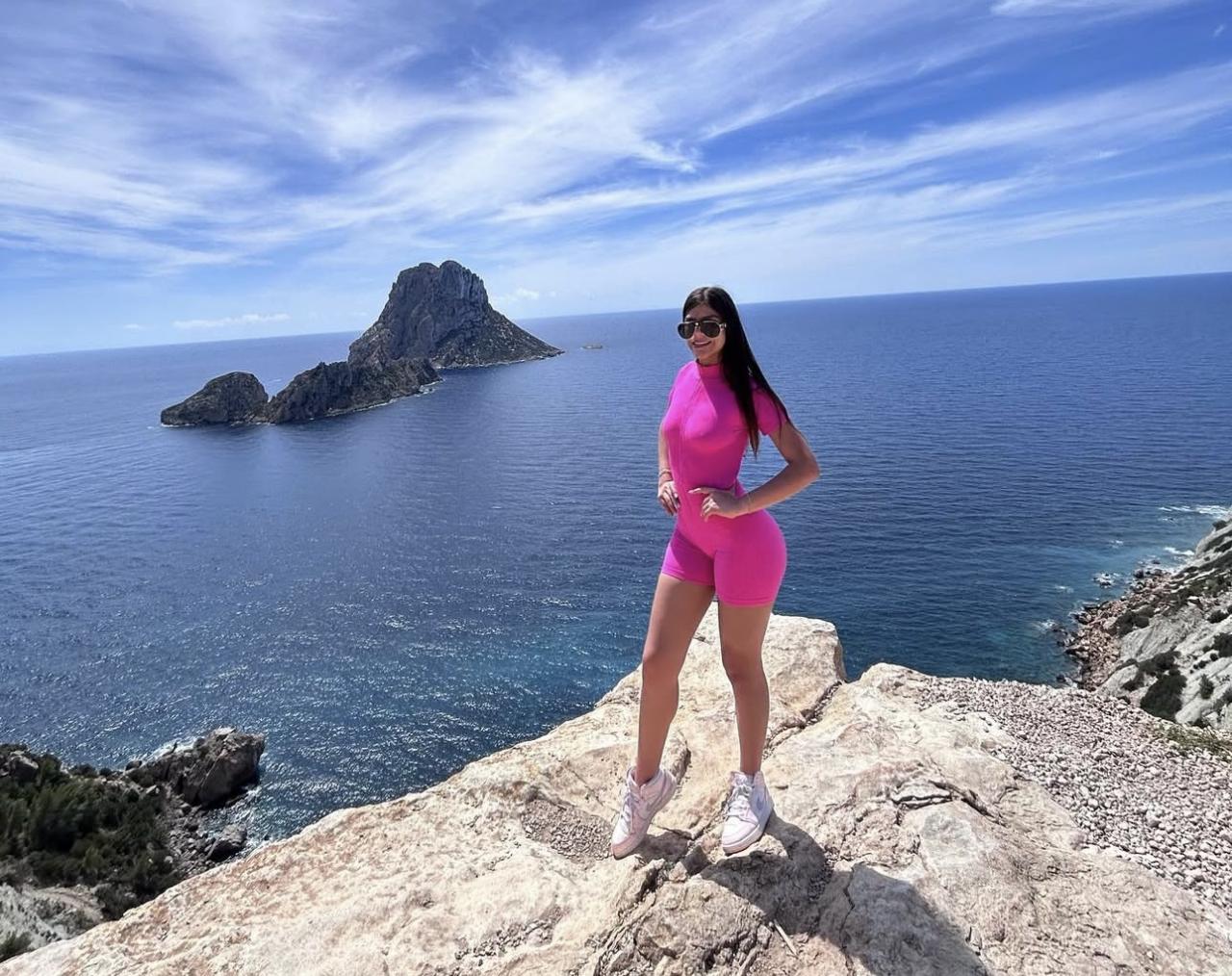 604195677: Chica busca chico en Orense