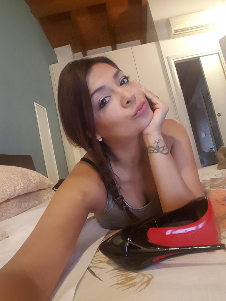 603436886: Chica busca chico en Madrid