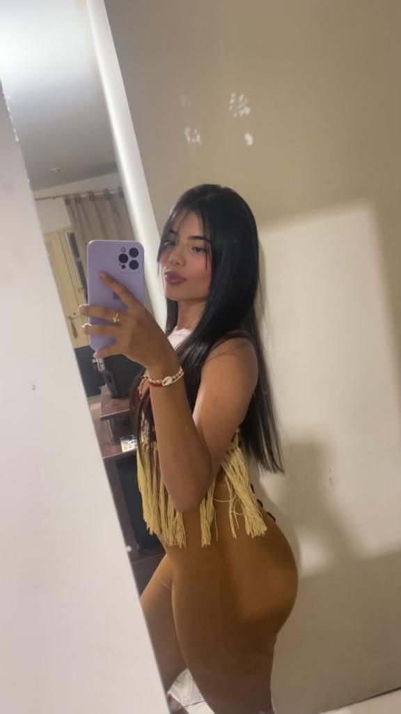 664658498: Chica busca chico en Cádiz