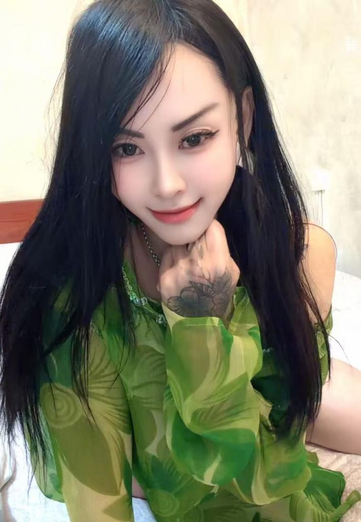 678672247: Chica busca chico en Barcelona