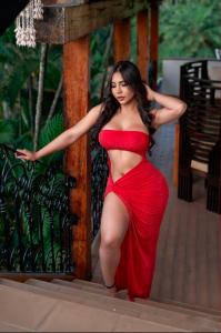 931416396: Chica busca chico en Barcelona