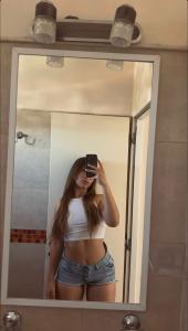 623547322: Chica busca chico en Barcelona