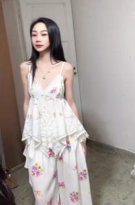 671150115: Chica busca chico en Barcelona