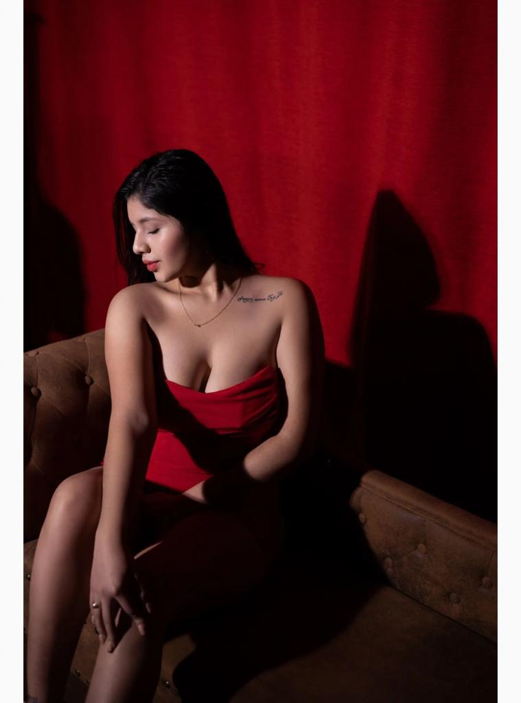 Chica busca chico en Ibiza: Chica busca chico