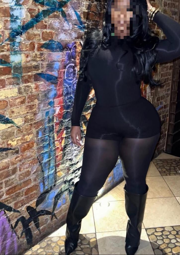 Chica busca chico en Cádiz: 