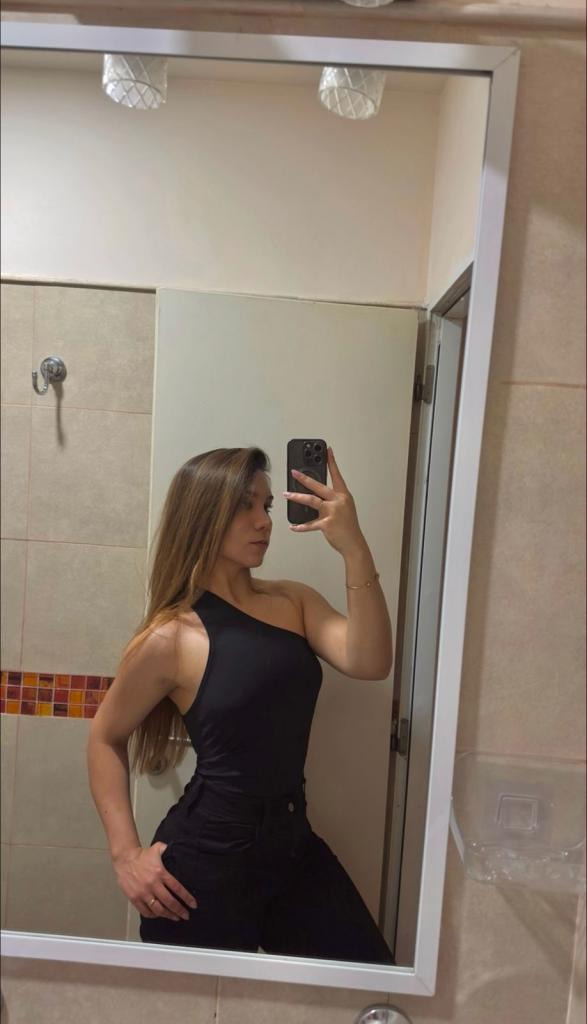 623547322: Chica busca chico en Barcelona