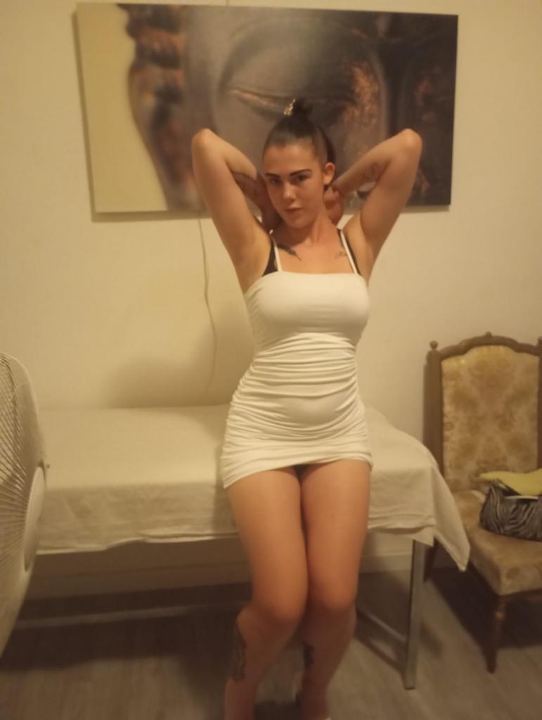 614957437: Chica busca chico en Valencia