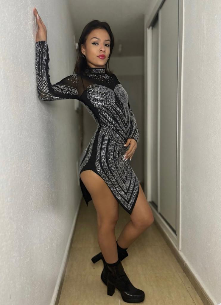 Chica busca chico en Alicante: Chica busca chico