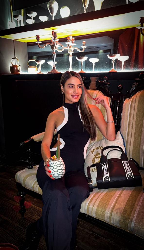 674504749: Chica busca chico en Barcelona