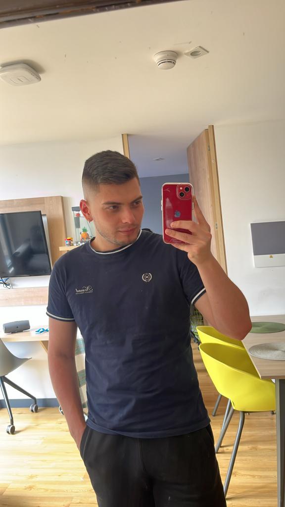 624048920: Chico busca chica en Zaragoza