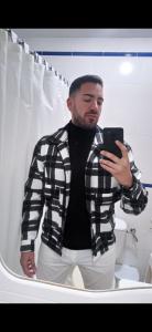 Chico busca chica en Sevilla: 