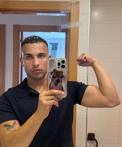 Chico busca chica en Asturias: 