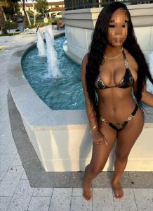 643207535: Chica busca chico en Barcelona