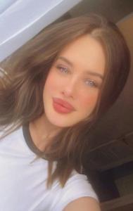 644730088: Chica busca chico en Madrid