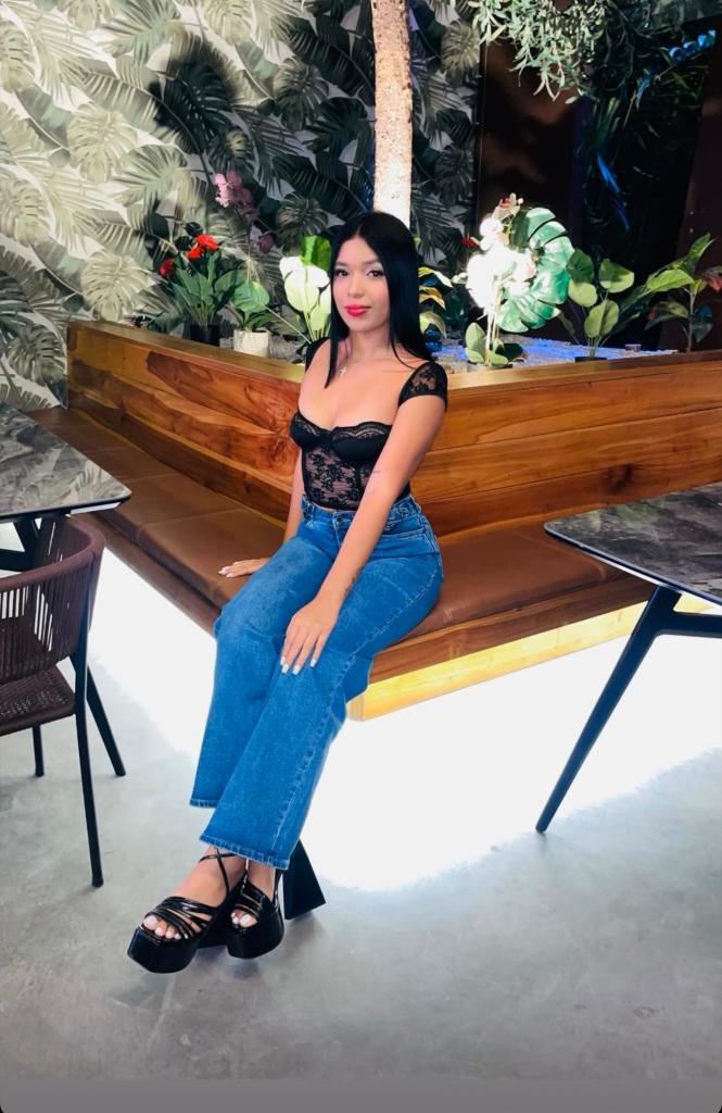 627073979: Chica busca chico en Almería