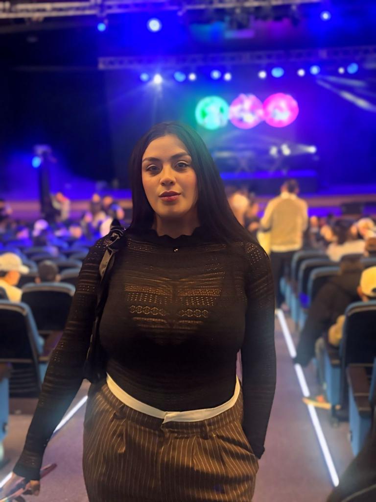 641230345: Chica busca chico en Barcelona