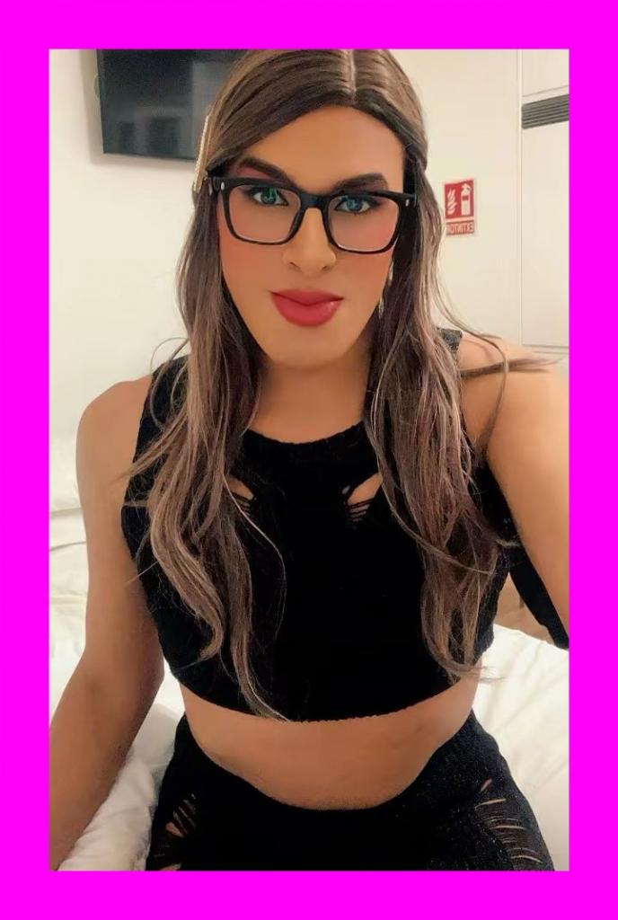 662475434: Transexual en Ibiza