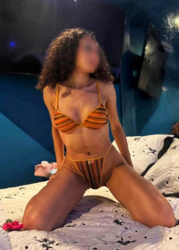 621395281: Chica busca chico en Murcia