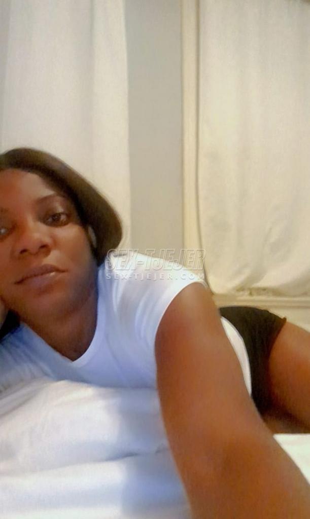 Chica busca chico en Ibiza: 