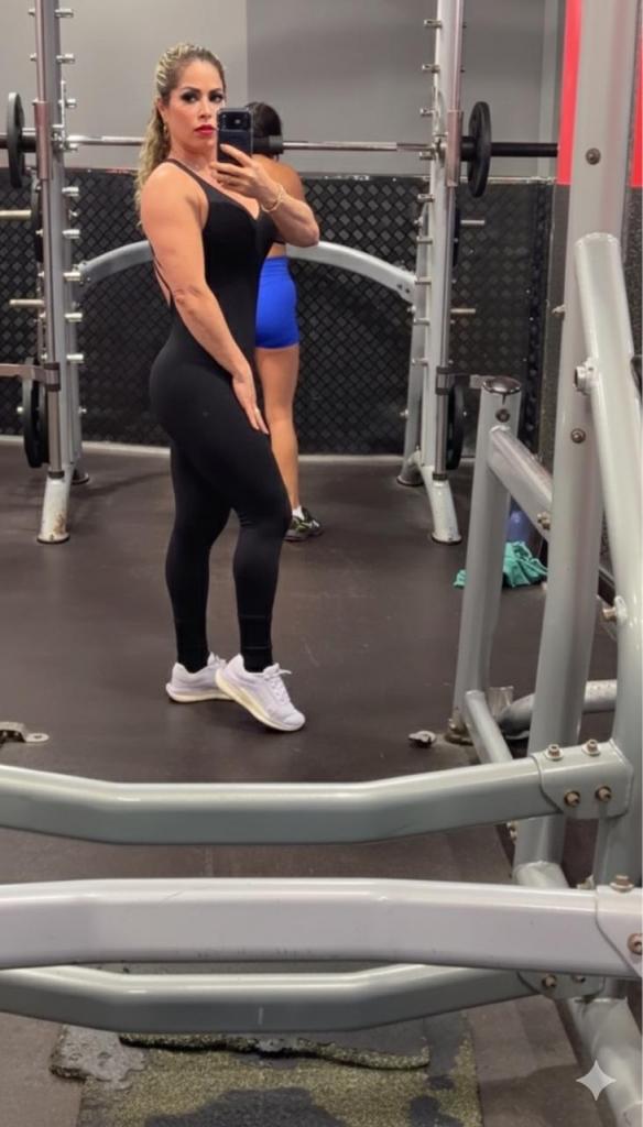 653980398: Chica busca chico en Orense