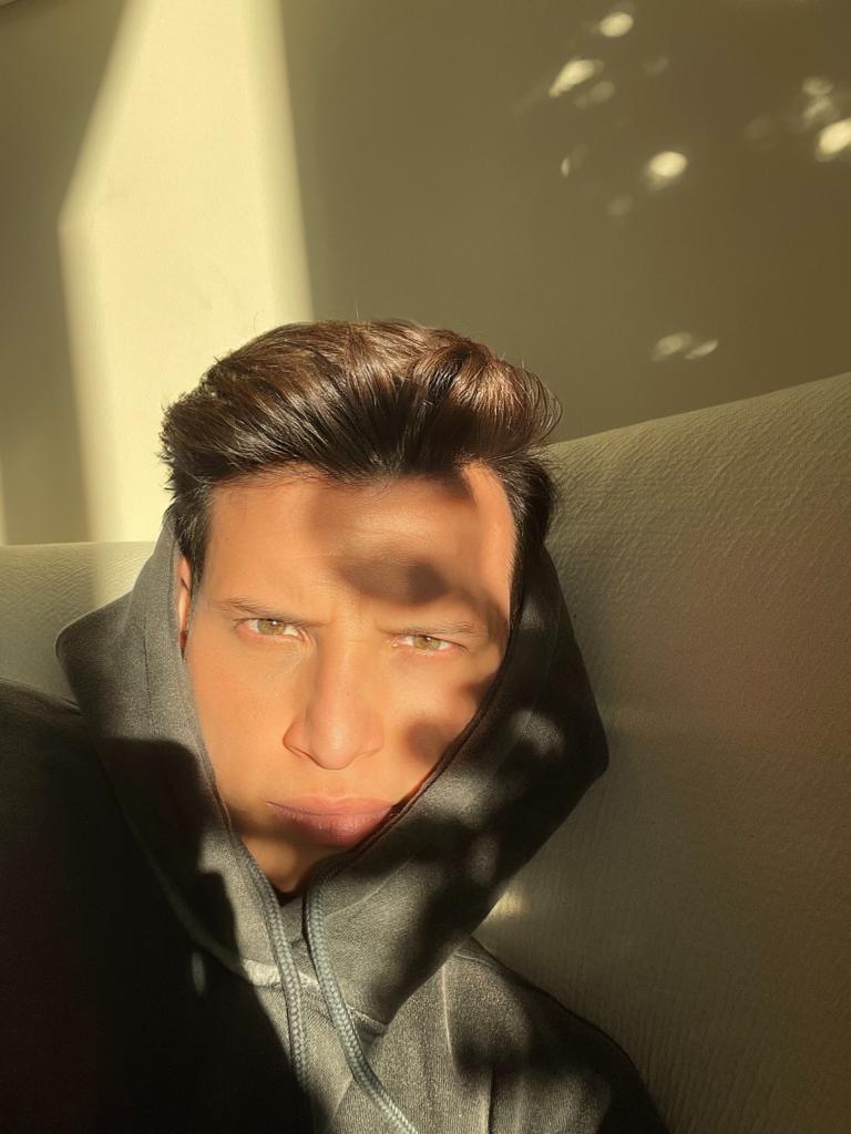 692972990: Chico busca chica en Alicante