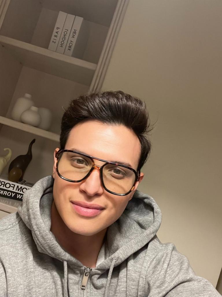 692972990: Chico busca chica en Alicante